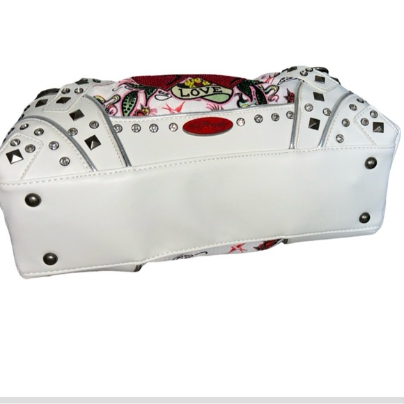*RESERVED* ED HARDY BLING WHITE SATCHEL SKULLS RHINESTONE HEARTS ROSES CHARMS - Picture 9 of 15